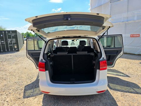 Volkswagen Touran Mpv Silver #18