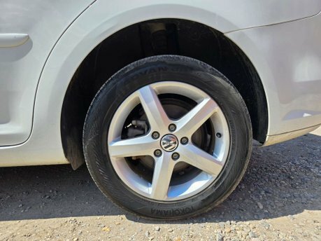 Volkswagen Touran Mpv Silver #83