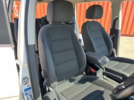 Volkswagen Touran Mpv Silver #69
