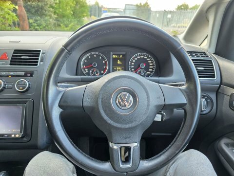 Volkswagen Touran 1.4 Tsi Bluemotion White #6