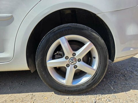 Volkswagen Touran Mpv Silver #37
