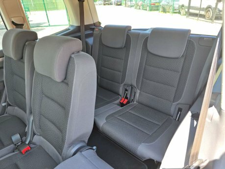 Volkswagen Touran Mpv Silver #81