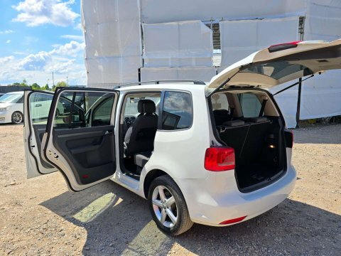 Volkswagen Touran Mpv Silver #19