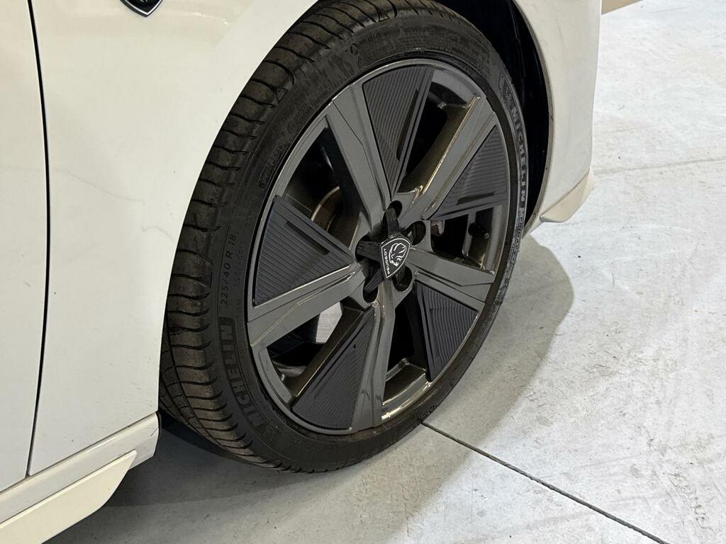 Peugeot 308 1.5 Bluehdi Gt Eat8 FD25XXS White #4
