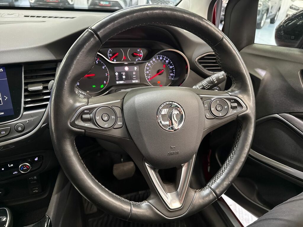 Vauxhall Crossland Ultimate White #15