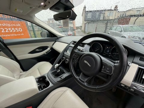 Jaguar E-Pace 2.0D R-dynamic 2Wd Black #51