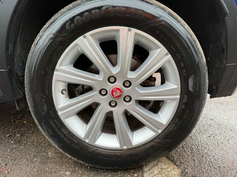 Jaguar E-Pace 2.0D R-dynamic 2Wd Black #44