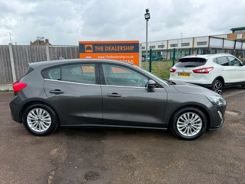 Ford Focus Active X Vignale 1.0125Ps Black #4