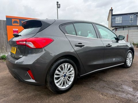 Ford Focus Active X Vignale 1.0125Ps Black #5