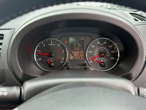 Nissan X-Trail Tekna Beige #73