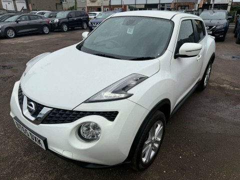 Nissan Juke Acenta Xtronic Red #17