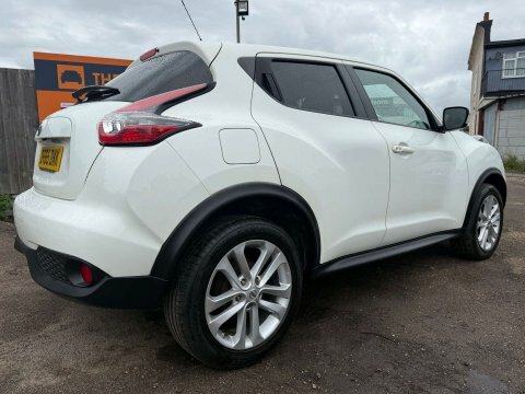 Nissan Juke Acenta Xtronic Red #10