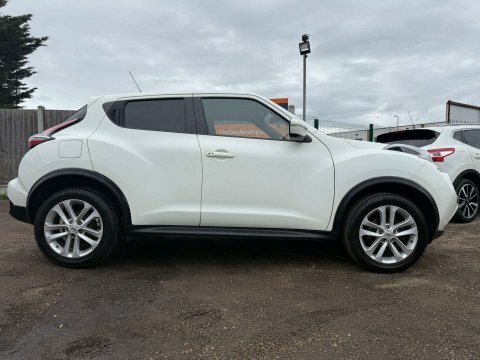 Nissan Juke Acenta Xtronic Red #7