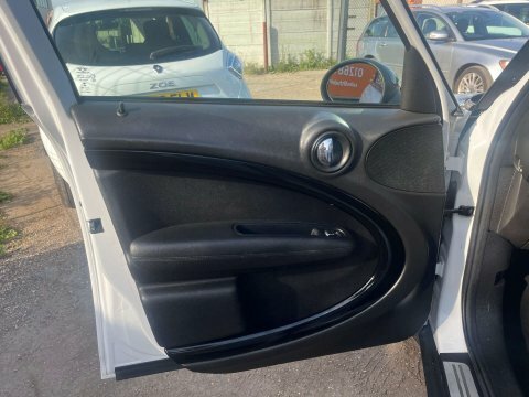 Mini Countryman 1.6 Cooper 122 Bhp Silver #40