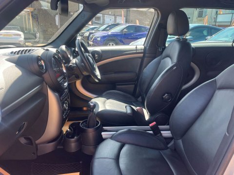 Mini Countryman 2.0 Cooper D All4 110 Bhp White #28