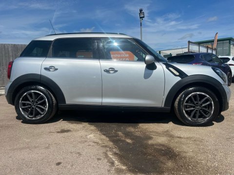 Mini Countryman 2.0 Cooper D All4 110 Bhp White #6
