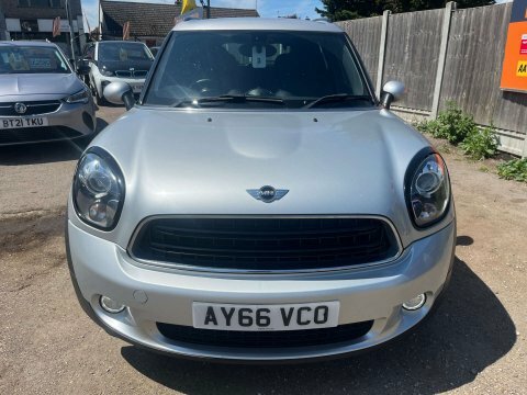 Mini Countryman 2.0 Cooper D All4 110 Bhp White #17