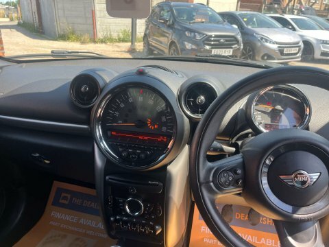 Mini Countryman 2.0 Cooper D All4 110 Bhp White #33