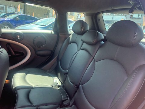 Mini Countryman 2.0 Cooper D All4 110 Bhp White #24