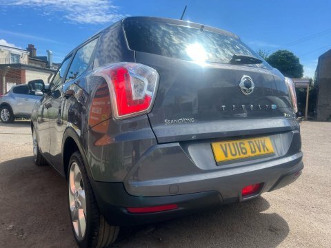 SsangYong Tivoli 1.6 D Elx White #12