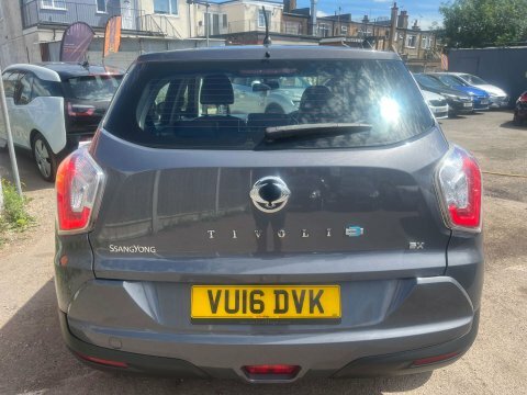 SsangYong Tivoli 1.6 D Elx White #9