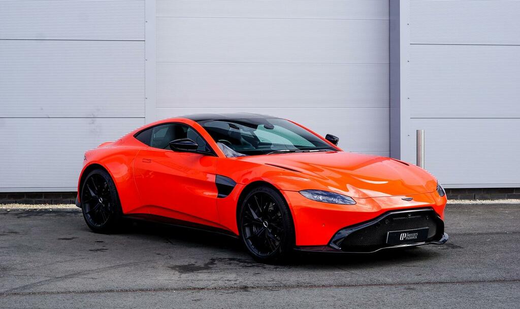 Aston Martin Vantage 4.0 V8 Orange