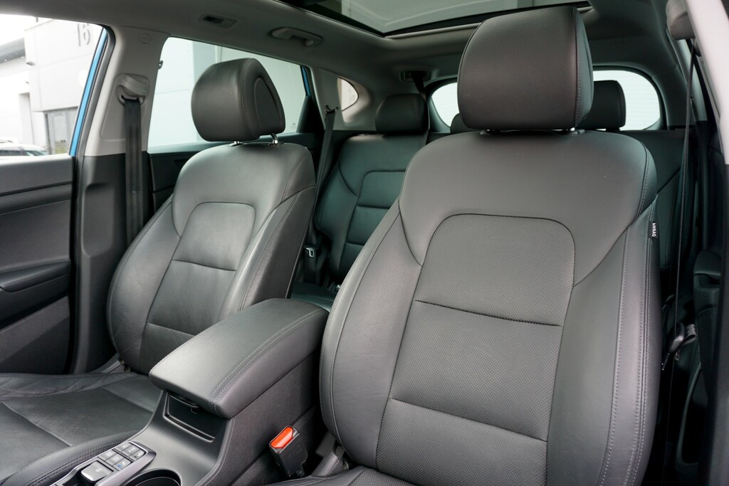 Hyundai Tucson Se Nav White #83