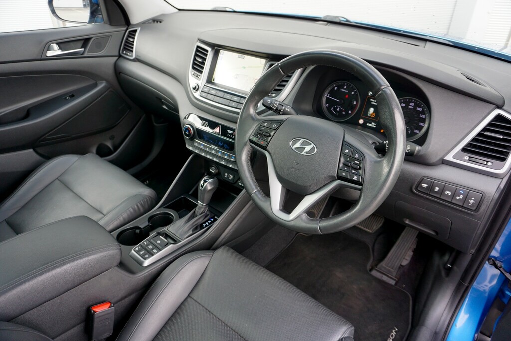 Hyundai Tucson Se Nav White #25