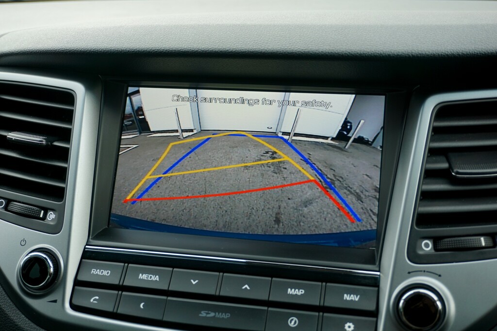 Hyundai Tucson Se Nav White #77