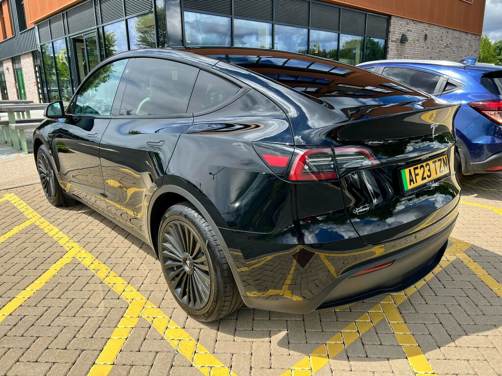 Tesla Model Y Long Range Awd 4Wd