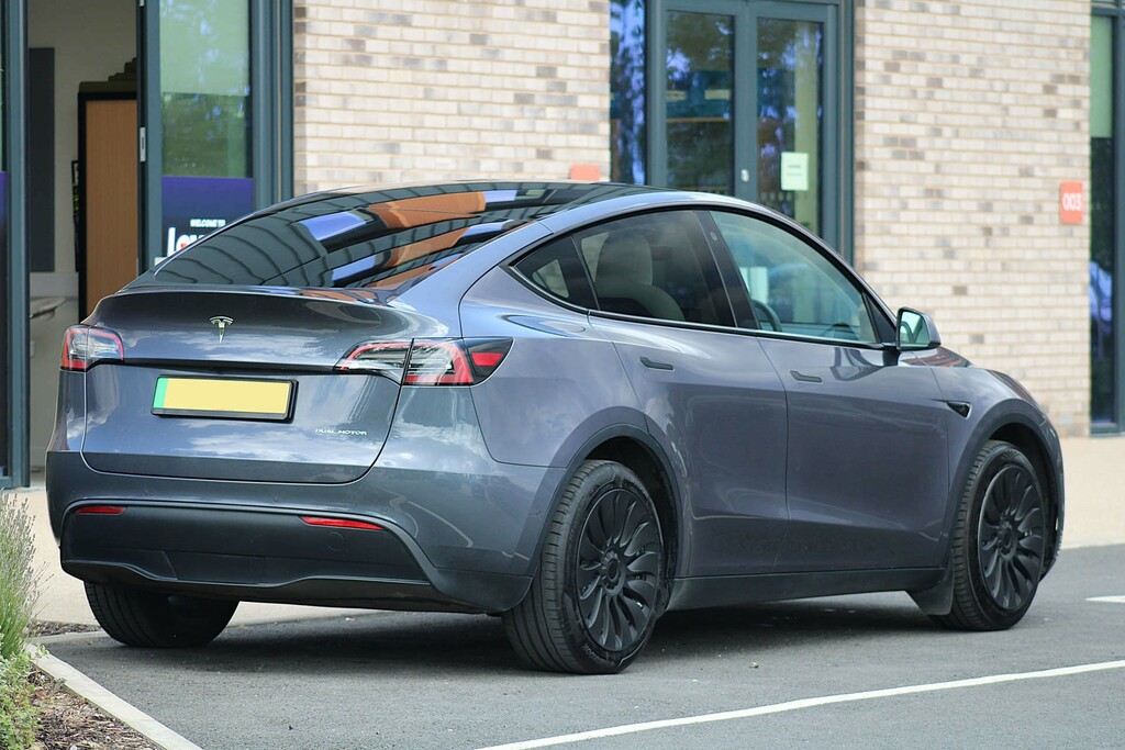 Tesla Model Y Long Range Awd 4Wd