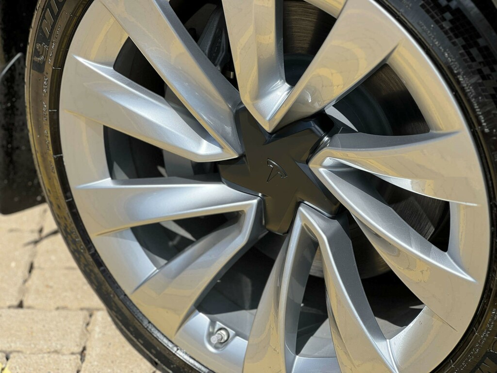 Tesla Model Y Long Range Awd 4Wd #3