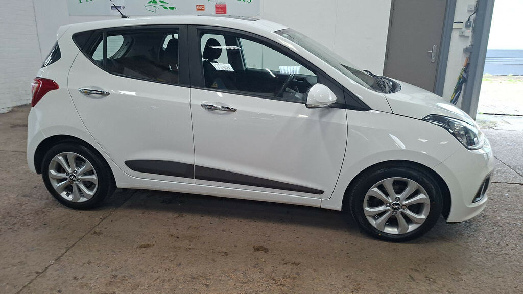 Hyundai I10 1.2 Premium Se Euro 5 PK15WOC White #4