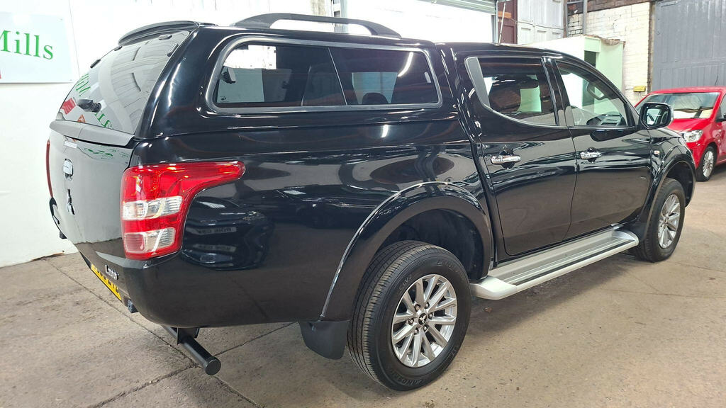 Mitsubishi L200 2.4 Di-d Dc Titan 4Wd Euro 6 Black #5