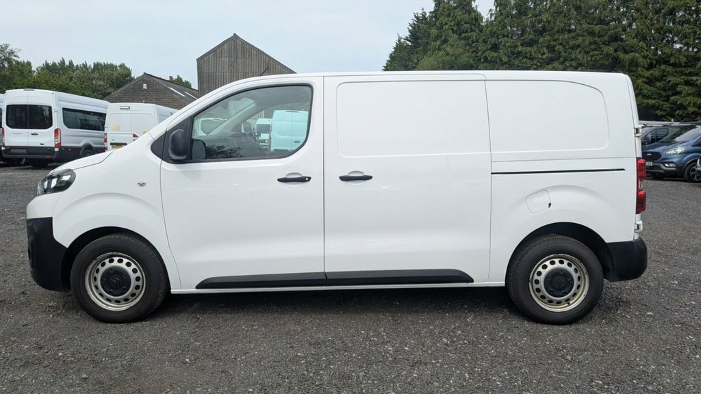 Citroen Dispatch Enterprise Pro M 145 Blue Hdi Ps 2.0 Ltr 1400 Kg F CK22JFZ White #4