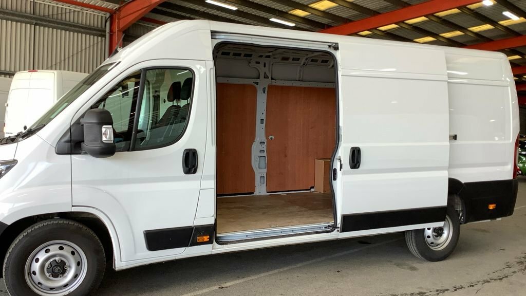 Citroen Relay 2.2 Bluehdi 140 H2 Van Enterprise White #8