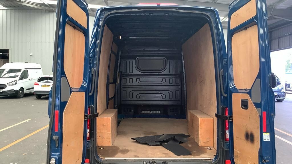 Volkswagen Crafter Panel Van Startline Mwb 140 Ps Silver #7