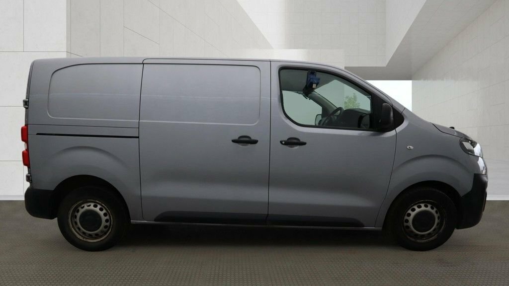 Vauxhall Vivaro 2700 1.5D 120Ps Dynamic H1 Van Grey #5