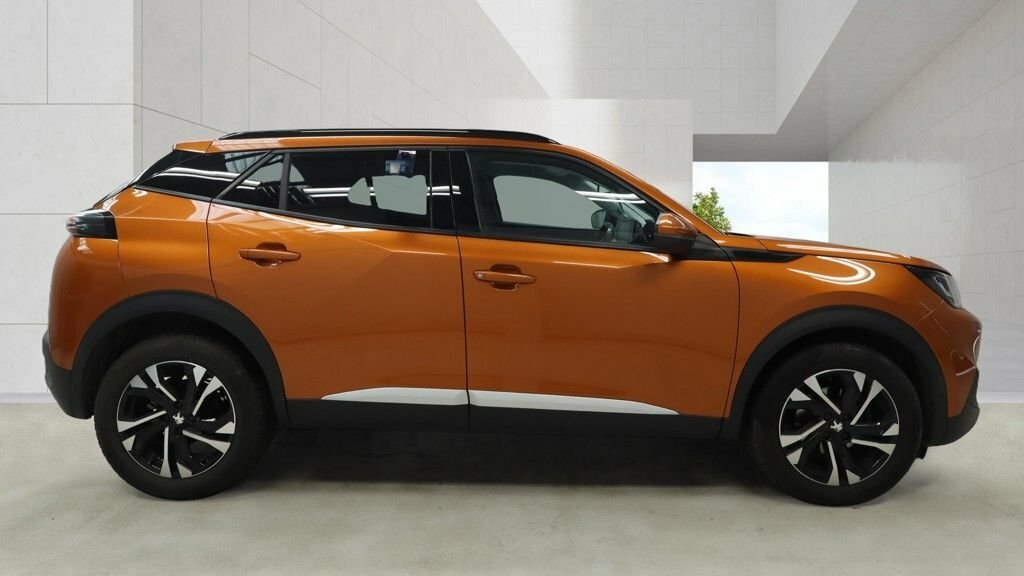 Peugeot 2008 1.2 Puretech Allure Premium Euro... White #5