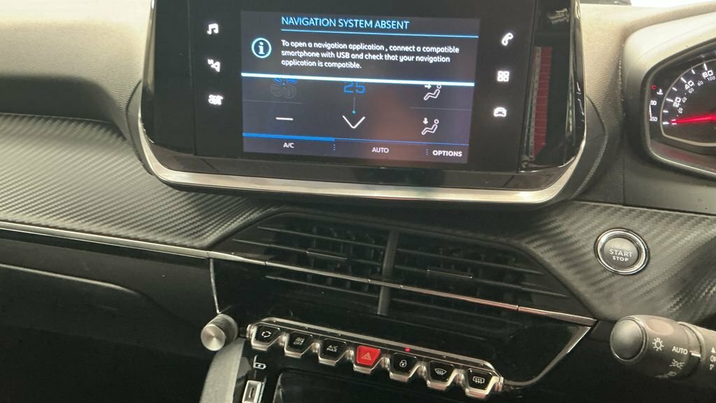 Peugeot 2008 1.2 Puretech Allure Premium Euro... White #11