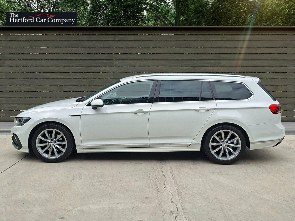 Volkswagen Passat 2L R-line White #4
