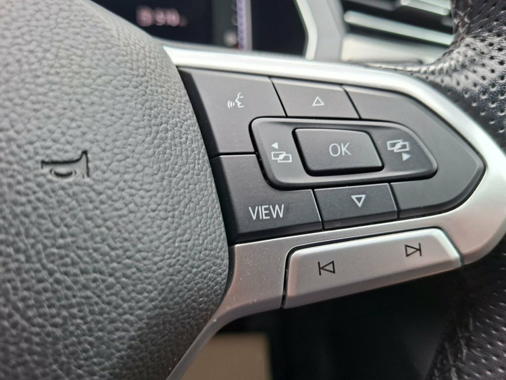 Volkswagen Passat 1.5 Tsi Evo Se Nav Black #24