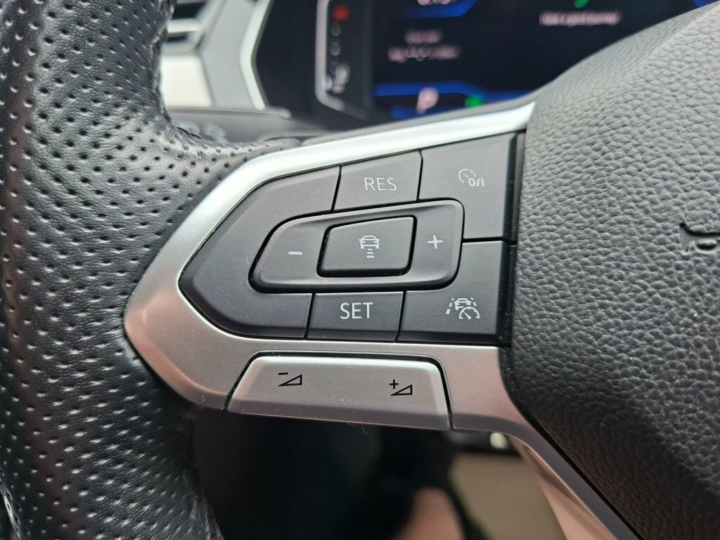 Volkswagen Passat 1.5 Tsi Evo Se Nav Black #23