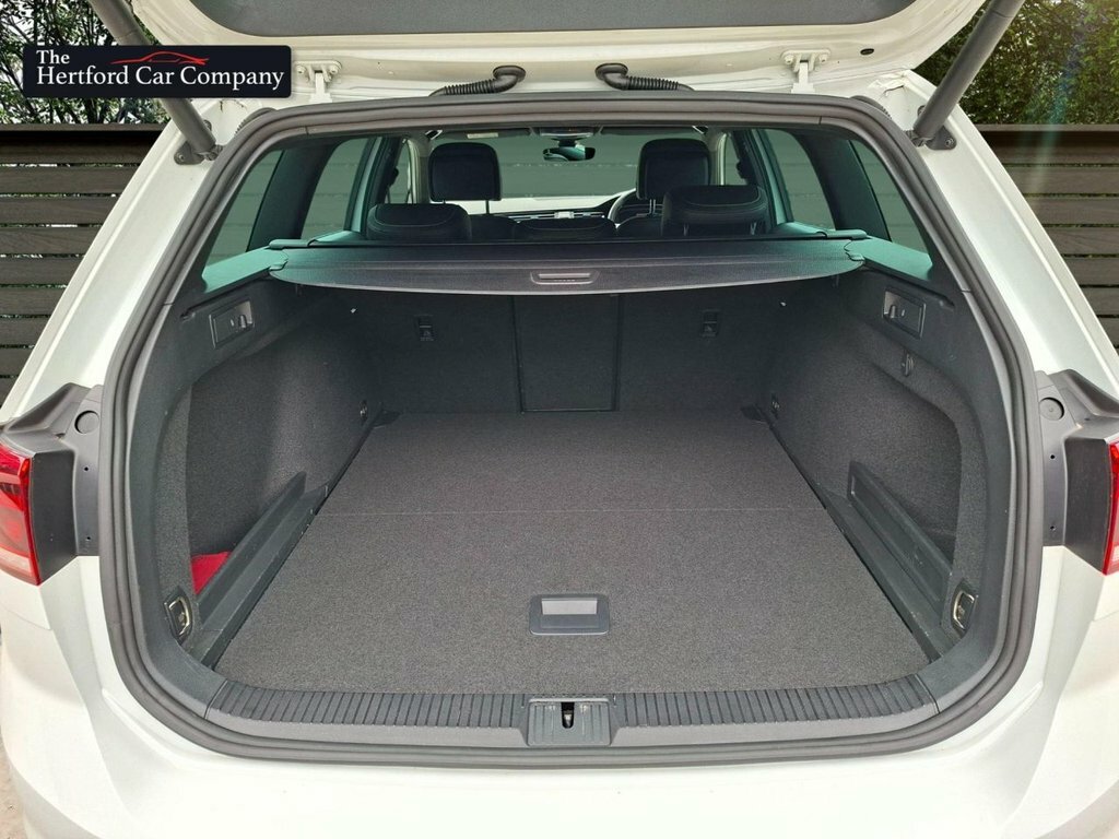 Volkswagen Passat 1.5 Tsi Evo Se Nav Black #28