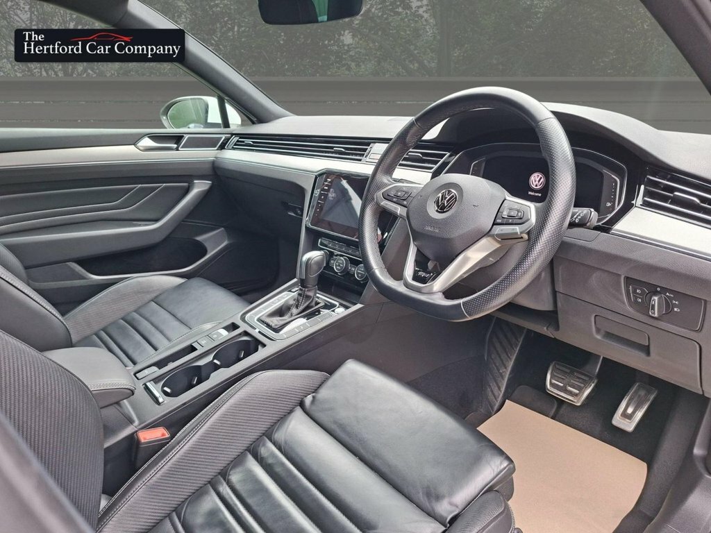 Volkswagen Passat 1.5 Tsi Evo Se Nav Black #9