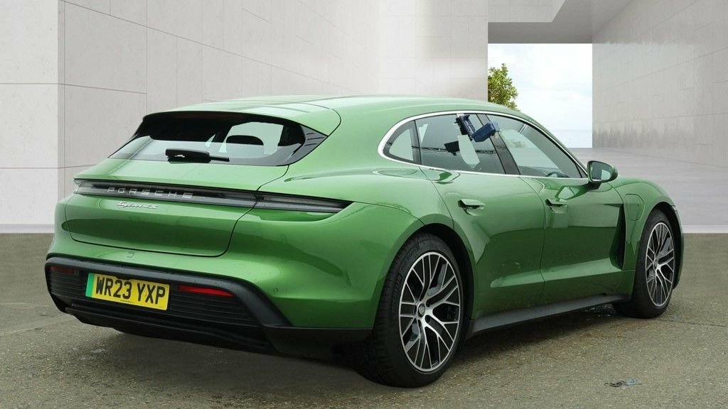 Porsche Taycan Estate Green #4