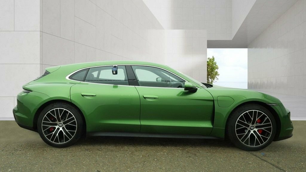 Porsche Taycan Estate Green #5