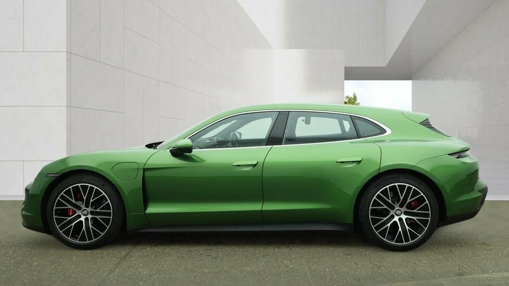 Porsche Taycan Estate Green #6