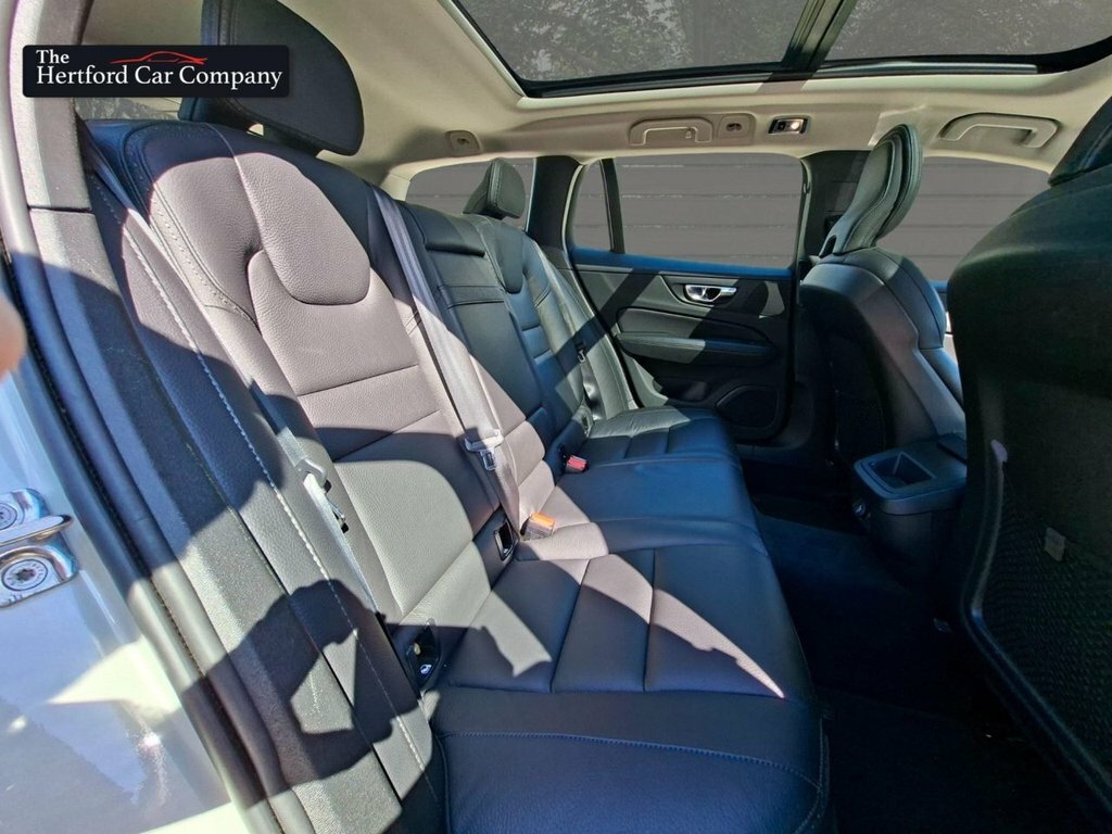 Volvo V60 Cross Country Plus Black #11