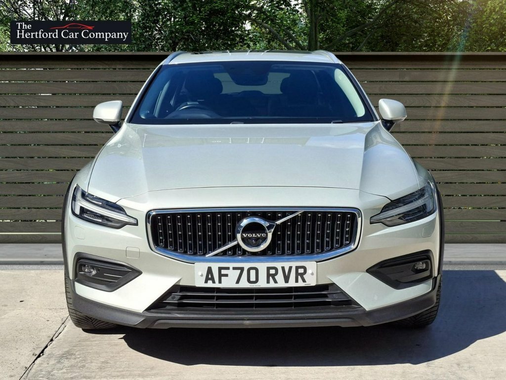 Volvo V60 Cross Country 2L Plus Gold #2
